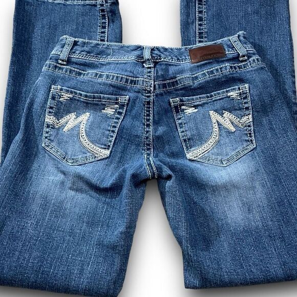 Maurices Medium Wash Curvy Easy Boot Jeans Women’s Size 3/4 Regular - Picture 5 of 8